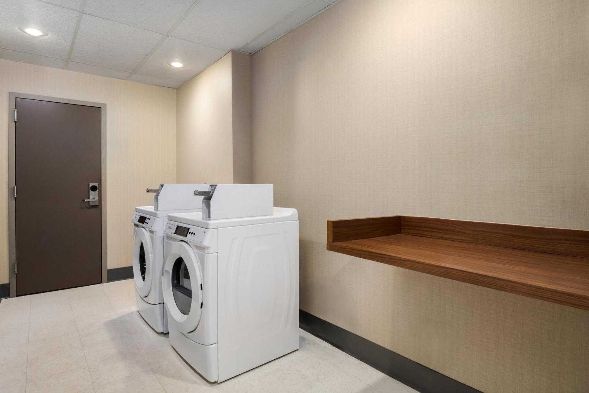 Holiday Inn Express Hotel & Suites Bentonville By Ihg Eksteriør bilde